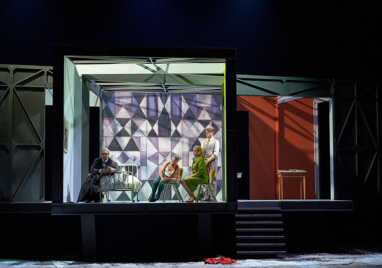 Am Ende Licht, Simon Stephens,&nbsp; Stuttgart Regie Elmar Goerden, Bühne Merlo/Stengl, Katharina Hauter, Sebastian Röhrle, Foto Katrin Ribbe