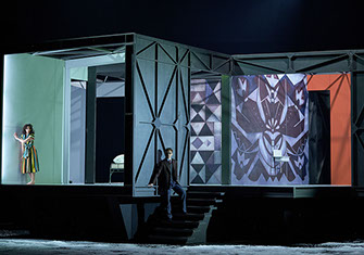 Am Ende Licht, Simon Stephens, Stuttgart, Regie Elmar Goerden, Bühne Merlo/Stengl, Kostüm Kirchleitner, Sylvana Krappatsch, Foto Katrin Ribbe