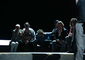 Am Ende Licht, S. Stephens, Regie E. Goerden, Merlo/Stengl, Rodewald, Dörr, Meguid, Röhrle, Hauter, Mühlenweg, Massafra, Krappatsch, Foto Ribbe