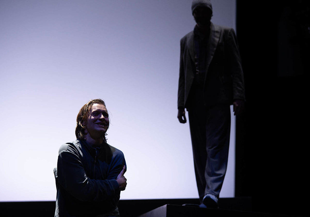 Am Ende Licht, S. Stephens, Regie E. Goerden, Merlo/Stengl, Rodewald, Dörr, Meguid, Röhrle, Hauter, Mühlenweg, Massafra, Krappatsch, Foto Ribbe