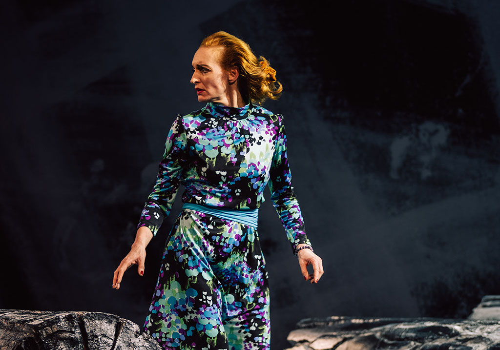 Am Ende Licht, Simon Stephens, Stuttgart, Regie Elmar Goerden, Bühne Merlo/Stengl, Kostüm Kirchleitner, Sylvana Krappatsch, Foto Katrin Ribbe