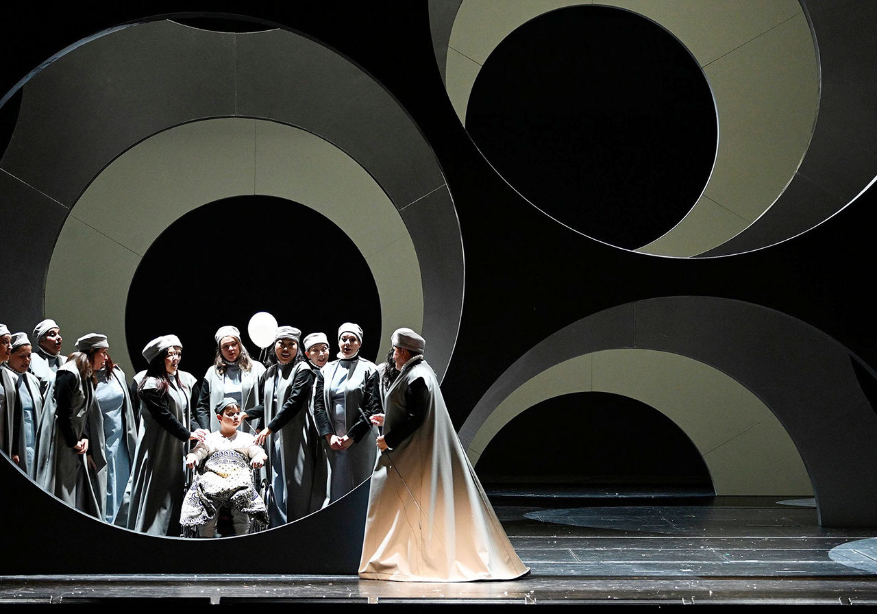 Fierabras, Schubert, Konzerttheater Bern, Elmar Goerden, Mario Venzago, Merlo/Stengl, Kirchleitner, Chor, Foto Dorendorf