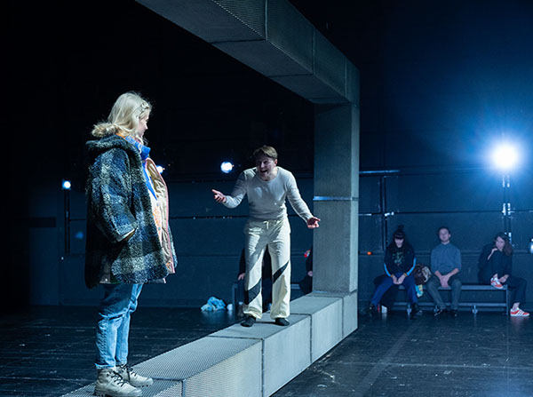 Am Ende Licht, S. Stephens, Regie E. Goerden, Merlo/Stengl, Rodewald, Dörr, Meguid, Röhrle, Hauter, Mühlenweg, Massafra, Krappatsch, Foto Ribbe