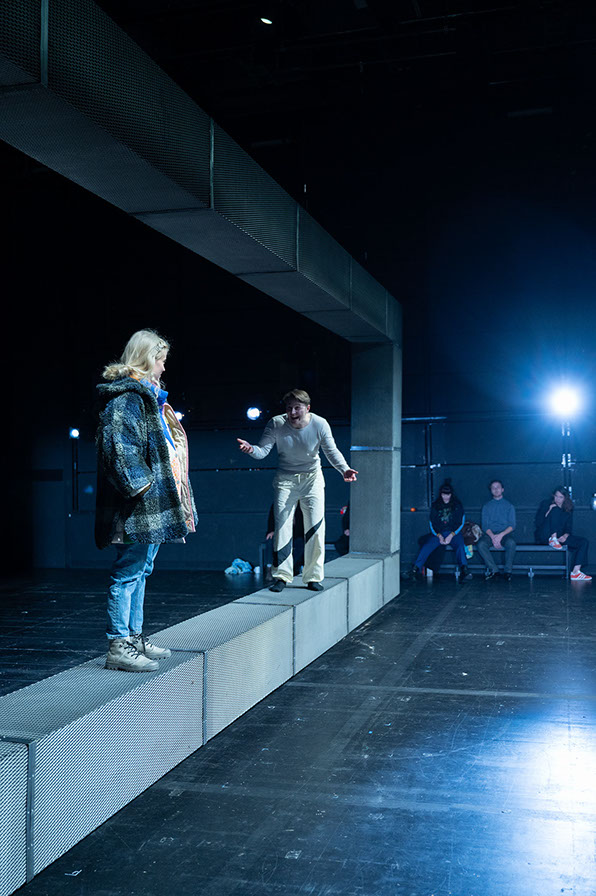 Am Ende Licht, S. Stephens, Regie E. Goerden, Merlo/Stengl, Rodewald, Dörr, Meguid, Röhrle, Hauter, Mühlenweg, Massafra, Krappatsch, Foto Ribbe