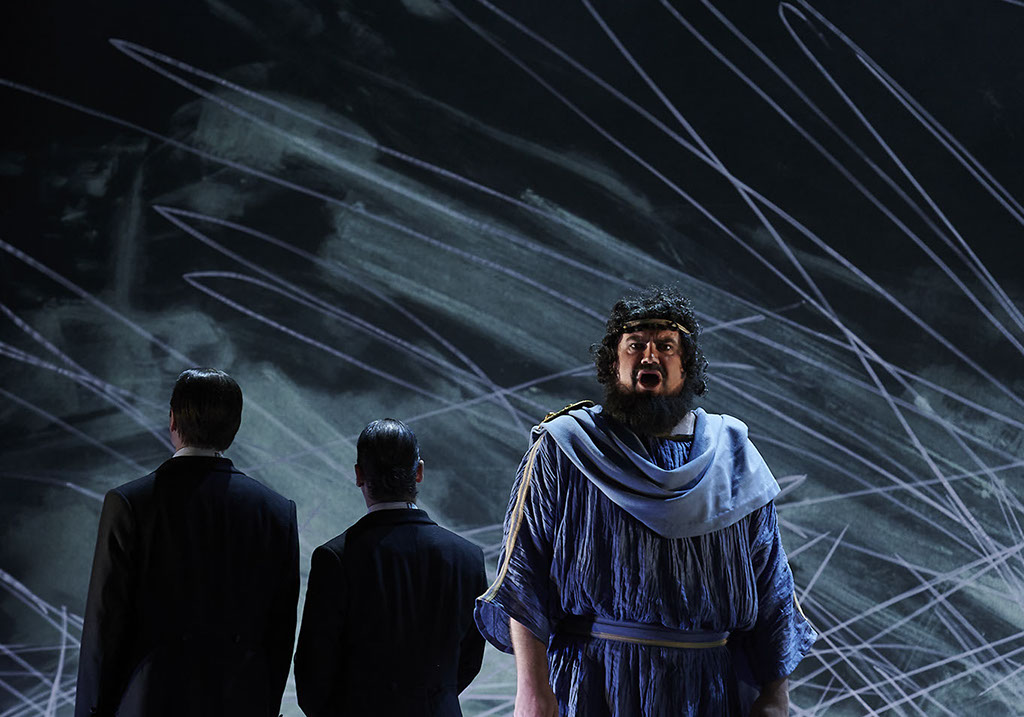 Am Ende Licht, S. Stephens, Regie E. Goerden, Merlo/Stengl, Rodewald, Dörr, Meguid, Röhrle, Hauter, Mühlenweg, Massafra, Krappatsch, Foto Ribbe