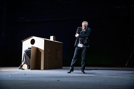 Medea, Grillparzer, Josefstadt, Regie Goerden, Bühne Merlo/Stengl, Sandra Cervik, Joseph Lorenz, Foto Knie