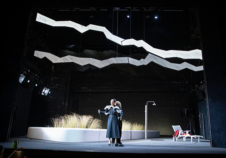 Medea, Grillparzer, Josefstadt, Regie Goerden, Bühne Merlo/Stengl, Sandra Cervik, Katharina Klar, Foto Knie