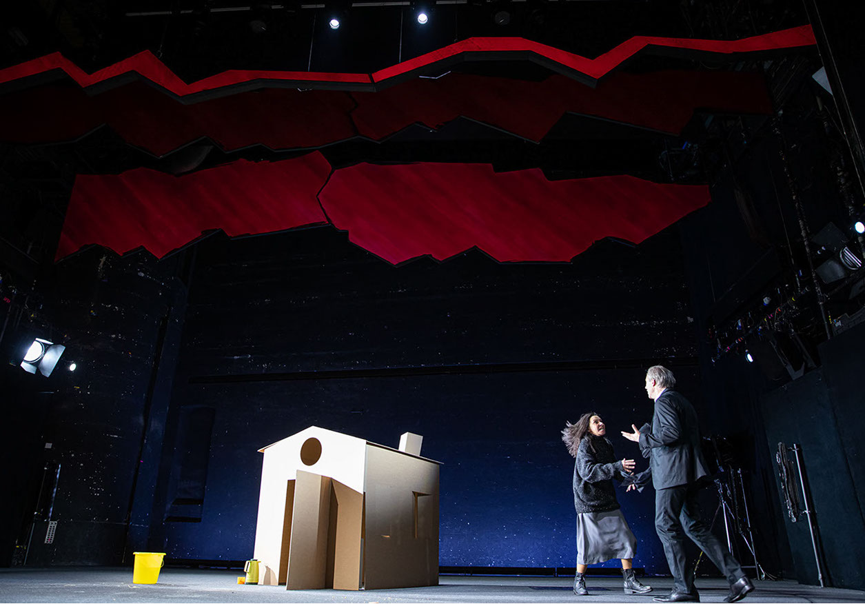 Medea, Grillparzer, Josefstadt, Regie Goerden, Bühne Merlo/Stengl, Sandra Cervik, Joseph Lorenz, Foto Knie