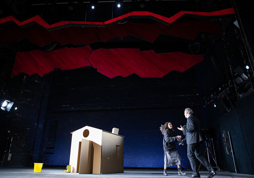 Medea, Grillparzer, Josefstadt, Regie Goerden, Bühne Merlo/Stengl, Sandra Cervik, Joseph Lorenz, Foto Knie