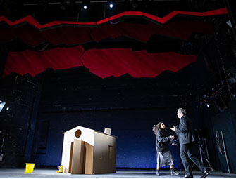 Medea, Grillparzer, Josefstadt, Regie Goerden, Bühne Merlo/Stengl, Sandra Cervik, Joseph Lorenz, Foto Knie